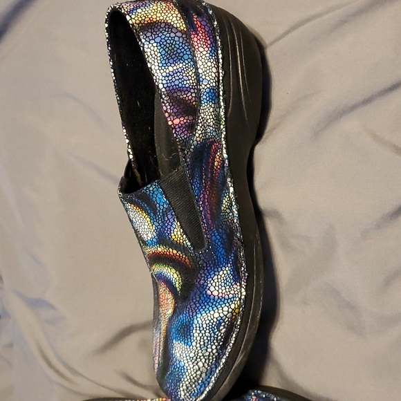 Spring Step Clogs - Picture 3 of 6